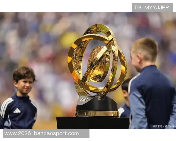 剑指洲际杯冠军巴黎圣日耳曼发布决赛海报登贝莱维蒂尼亚K77齐亮相